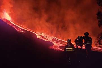 La erupción volcánica de La Palma durante la jornada de este domingo 3 de octubre/Acfi Press/IGME y otros.